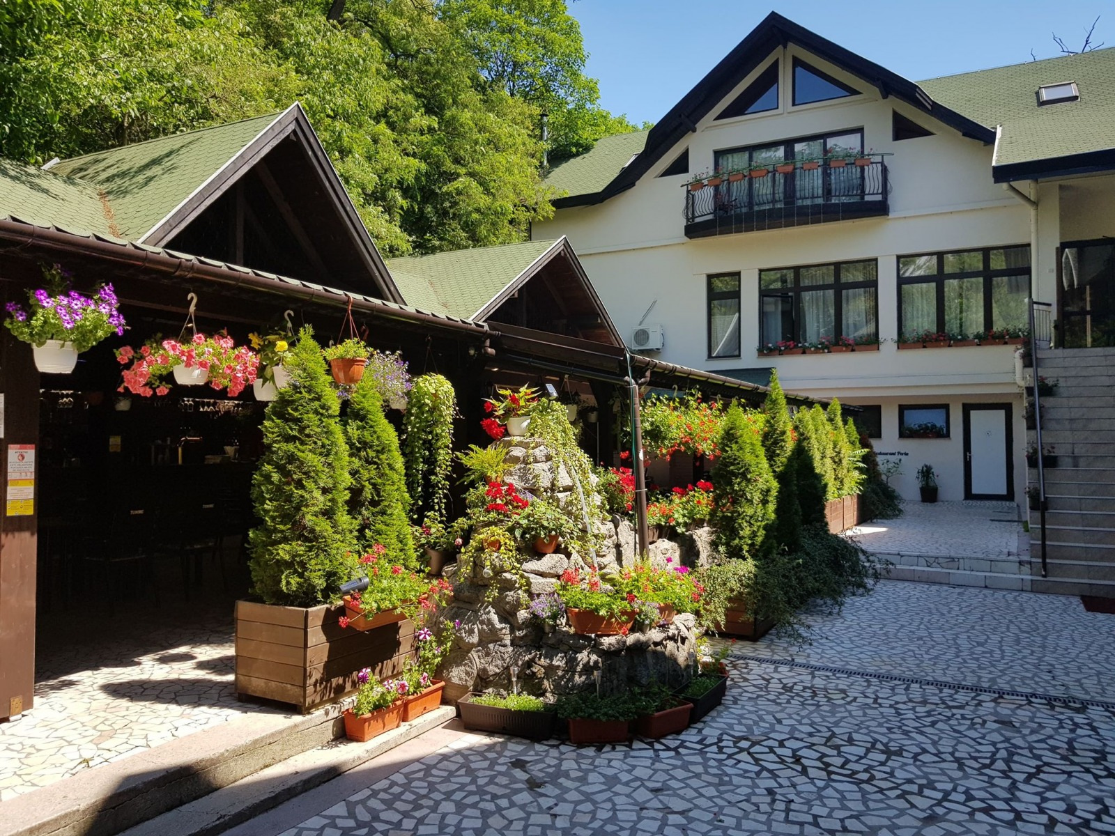 106988149_1431697320357210_2402104148845321106_n